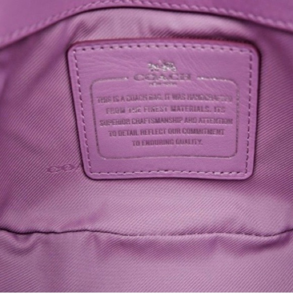 Coach Rivet Dakotah 15 Lilac Leather Studded NWOT Crossbody Bag! - Picture 5 of 5